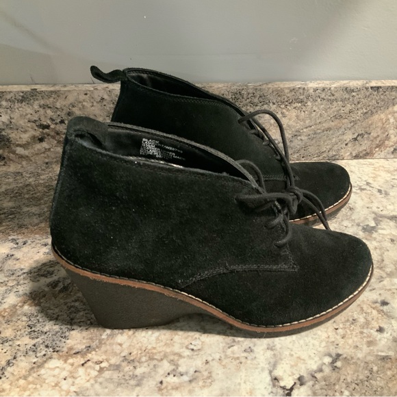 White Mountain Sz 9.5 M Lambert Black Suede Lace-Up Bootie Wedge Fashion Boot - Picture 6 of 9